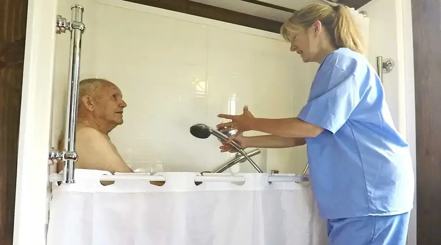 حمام بیمار در خانه