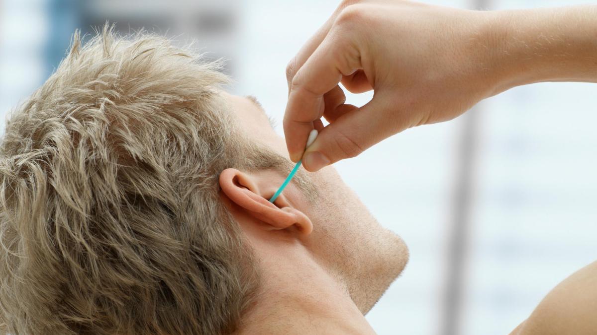 شست و شوی گوش در منزل