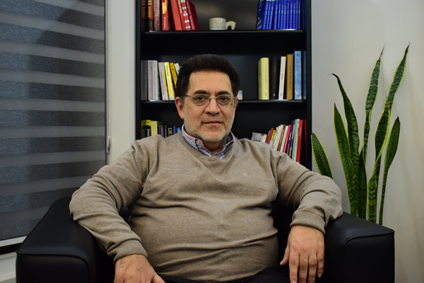 دکتر بابک شریف کاشانی