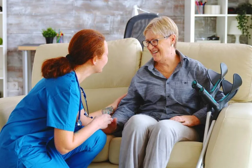 پرستار و مراقب در منزل